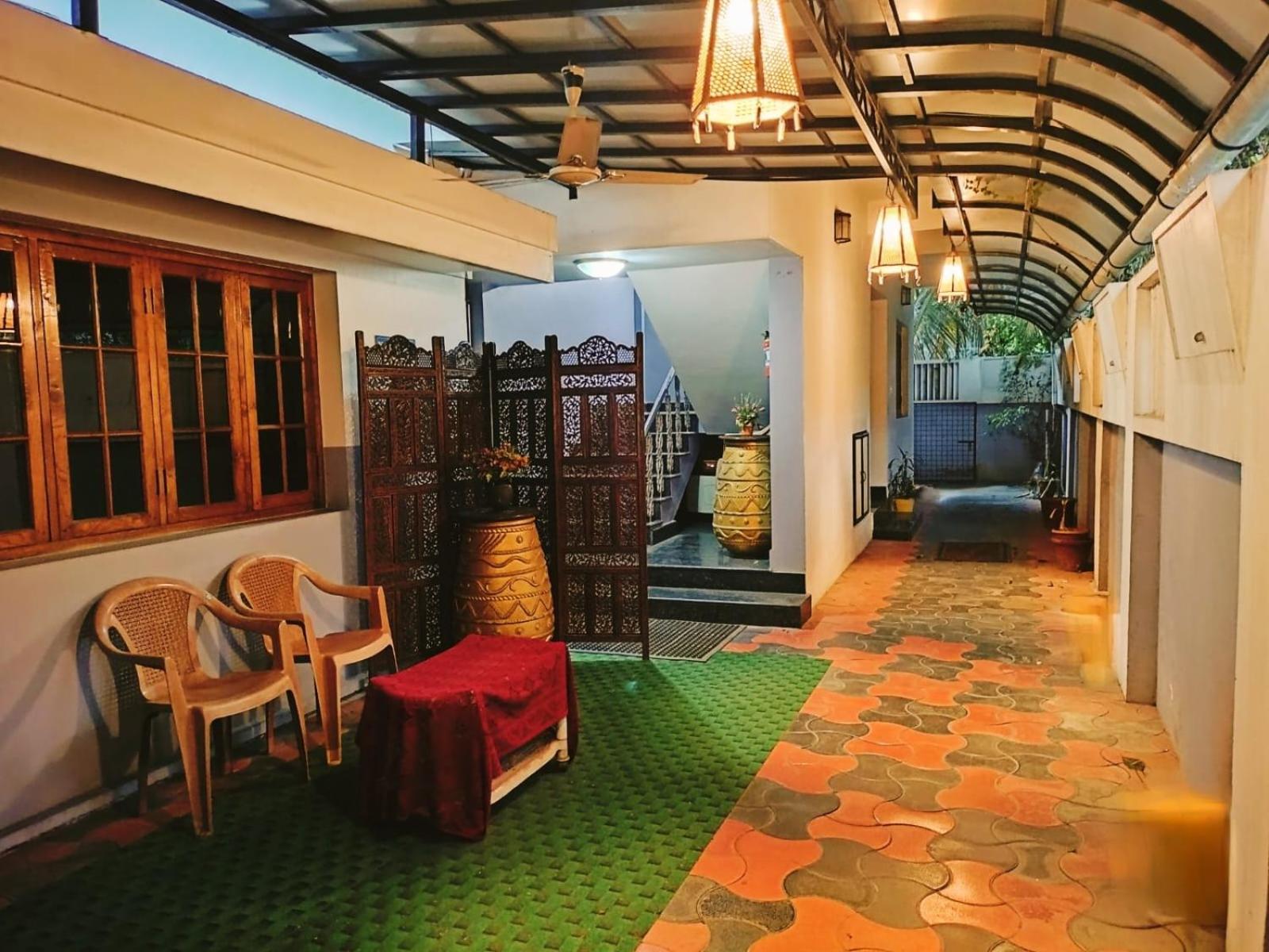 Hotel Jj Inn Kochi Exteriör bild