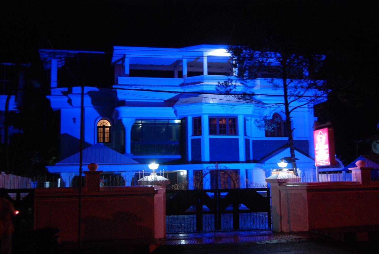 Hotel Jj Inn Kochi Exteriör bild