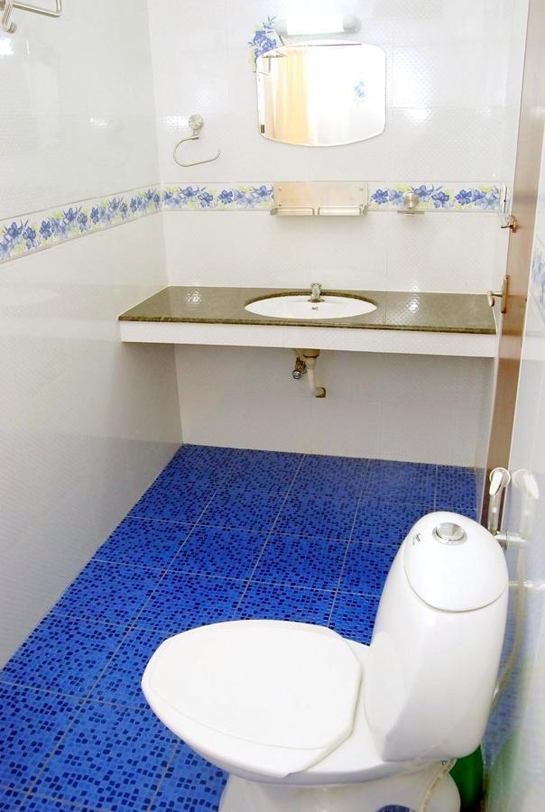Hotel Jj Inn Kochi Exteriör bild